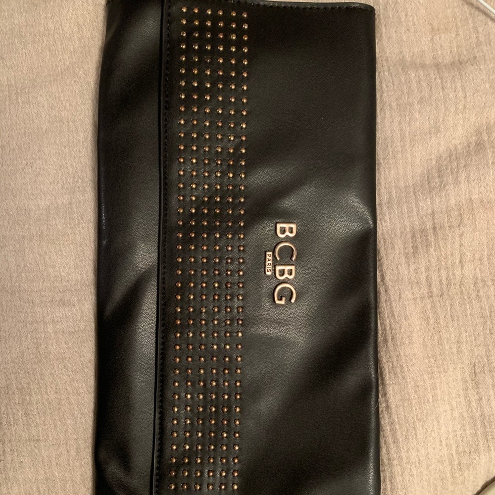BCBG clutch
